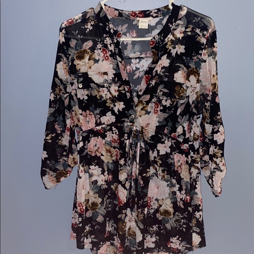 Beautiful maternity shirt